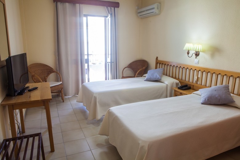 Hotel Tres Jotas