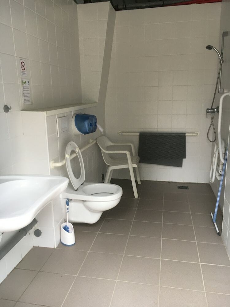 Lodge Camping De Tournus - Drole De Cabane