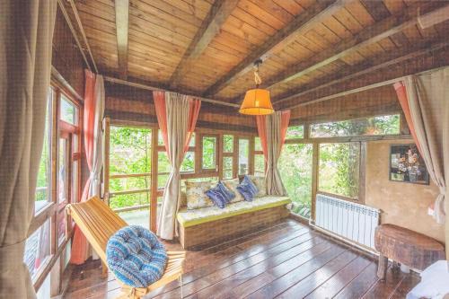 Guyue Resort