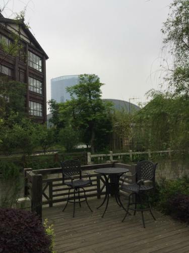 Taihu Lake King Apartment
