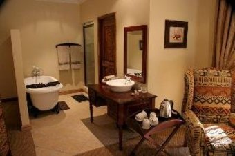 Hotel Mpongo Private Game Reserve
