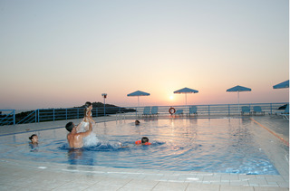 Nanakis Beach Apartments