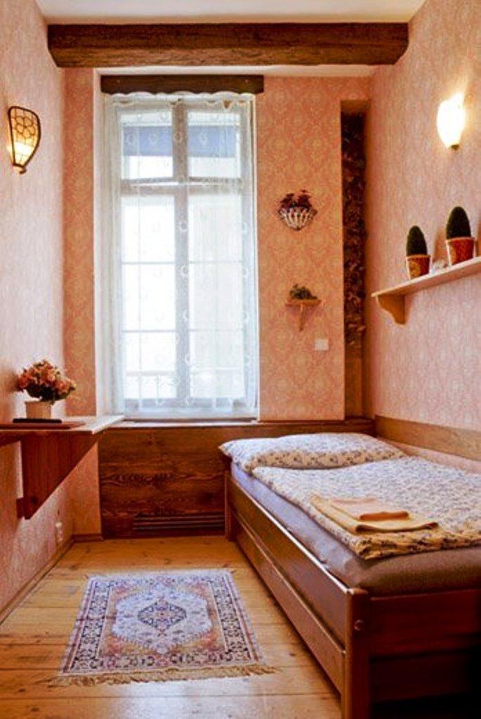 Alice Apartment House