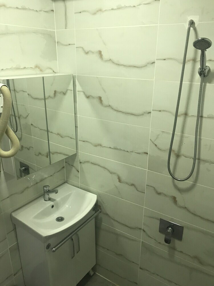 Ast Hotel