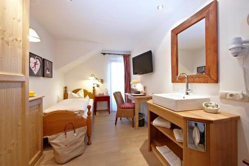 Hotel Staudacherhof History & Lifestyle