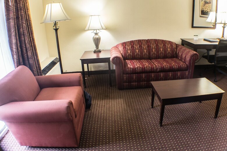 Hotel Quality Inn  And  Suites Conference Center