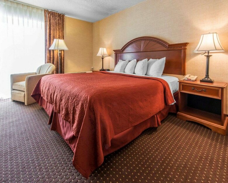 Hotel Quality Inn  And  Suites Conference Center