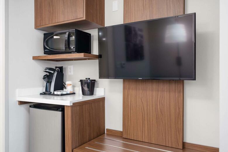 Hotel Comfort Inn & Suites At Asu