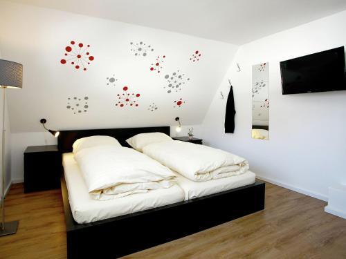 Modest Holiday Home In Neuastenberg With Garden