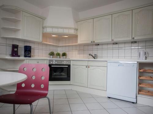 Modest Holiday Home In Neuastenberg With Garden