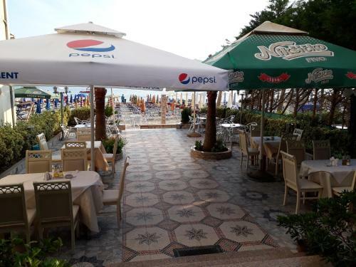 Hotel 3 Vellezerit