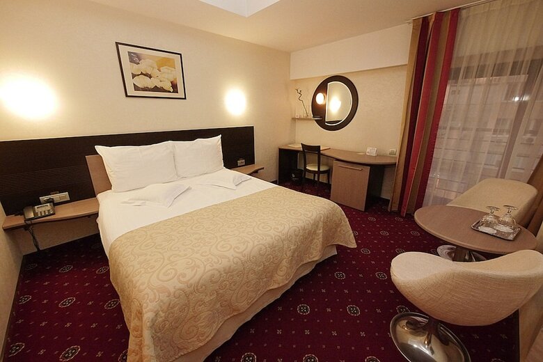 Berthelot Hotel