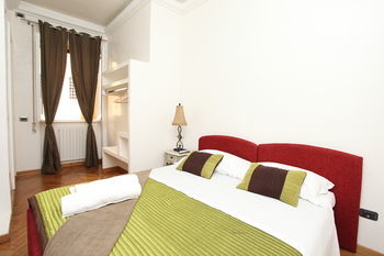 Hotel Town House Fontana Di Trevi