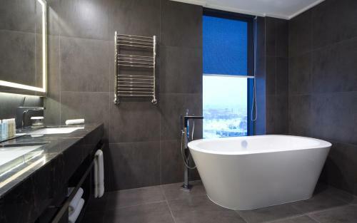 Hotel Doubletree By Hilton Minsk