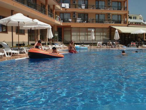 Happy Aparthotel & Spa