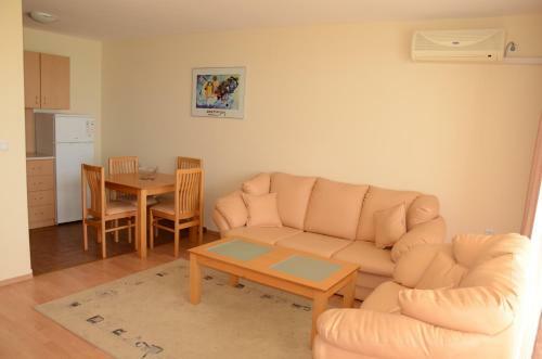 Single Private Apartments In Marina View Fort Beach