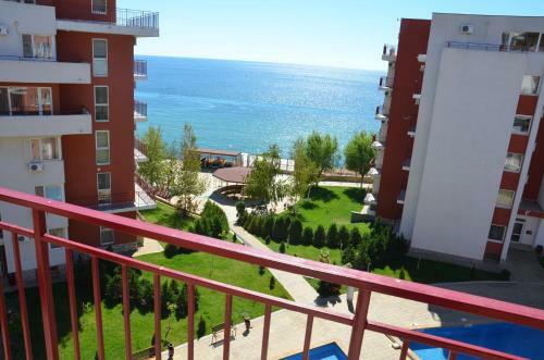 Single Private Apartments In Marina View Fort Beach