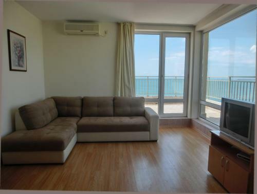 Penthouse Apartment Crown Fort Club
