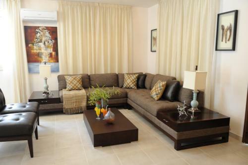 Polyxenia Isaak Luxury Villas And Apartments