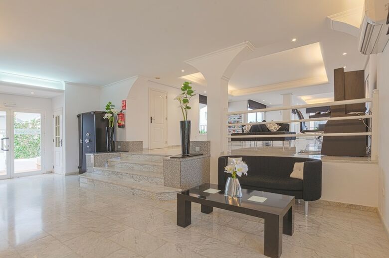 Apartamentos Camelina Suites