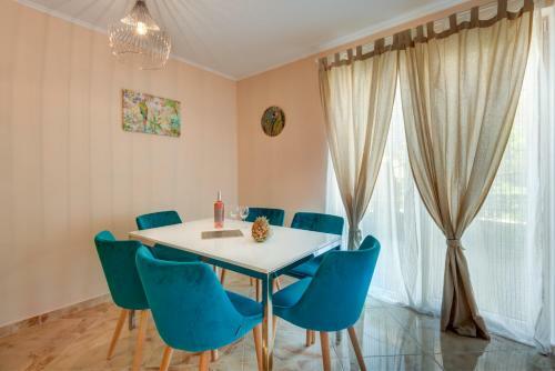 Venera & Anastasia Palace Apartments