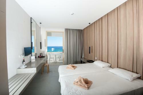 Piere - Anne Beach Hotel