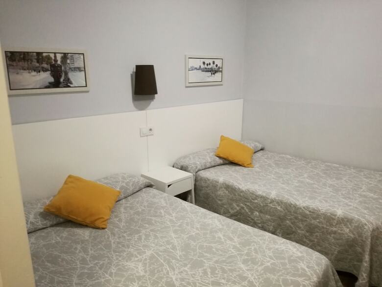 Hostal Lesseps