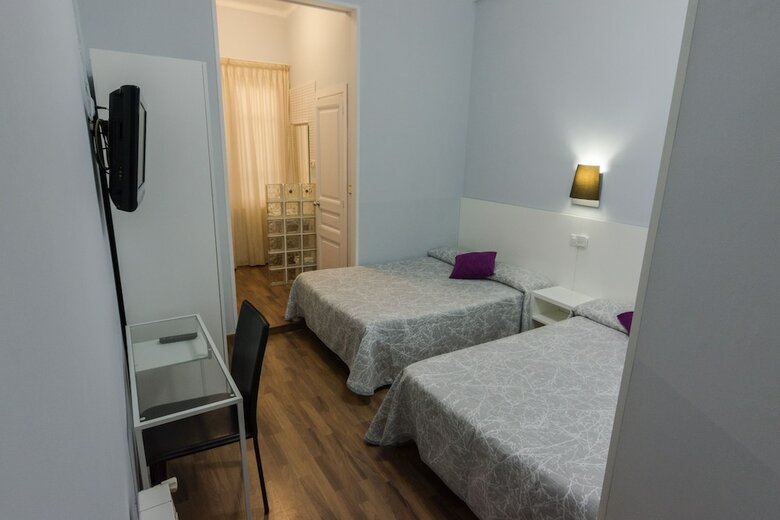 Hostal Lesseps