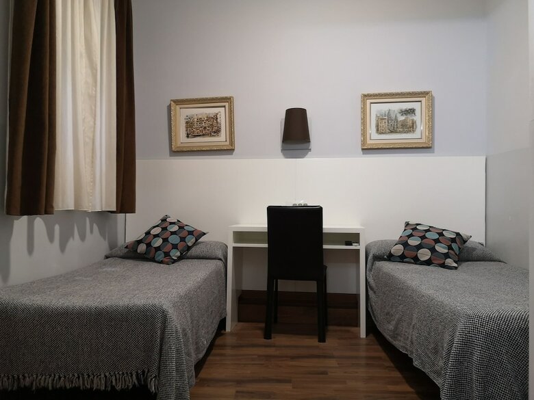 Hostal Lesseps