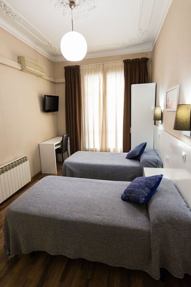 Hostal Lesseps