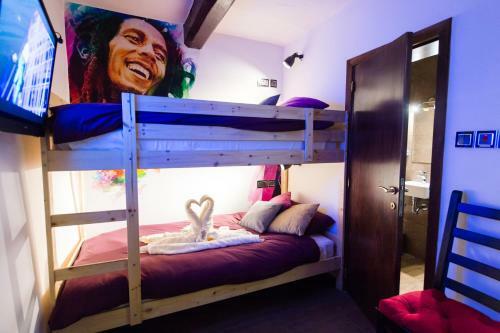 Hostal Backstage Boutique Townhouse