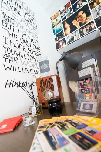 Hostal Backstage Boutique Townhouse