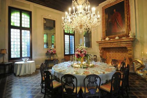 Hostal Palazzetto Pisani Grand Canal