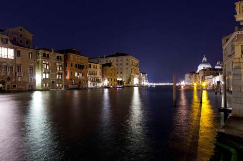 Hostal Palazzetto Pisani Grand Canal