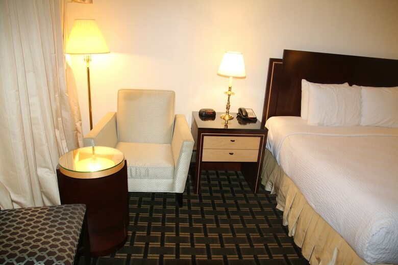 Bedford Plaza Hotel