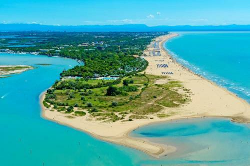 Two-bedroom Apartment Bibione Near River 7