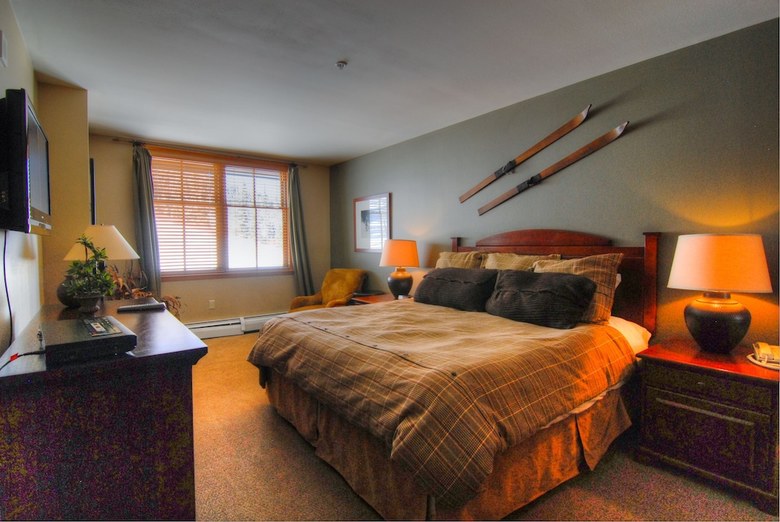 Hotel Zephyr Mountain Lodge
