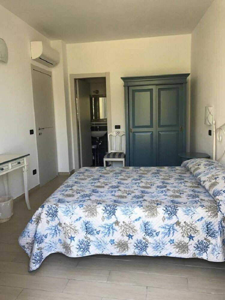 Hostal Sandra Villa Rooms