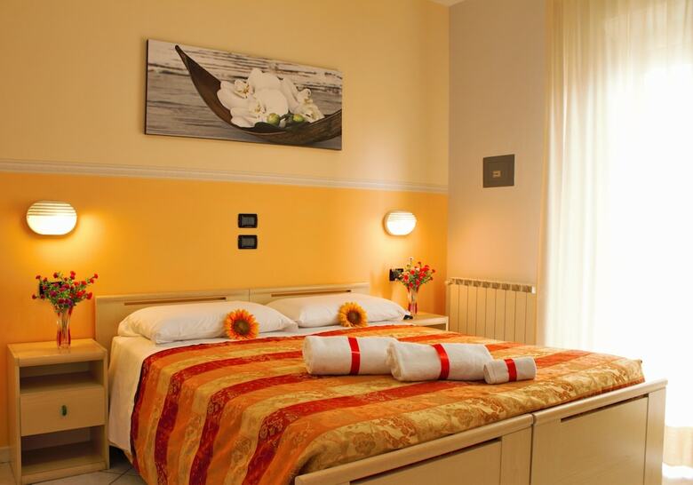 Hotel Monica