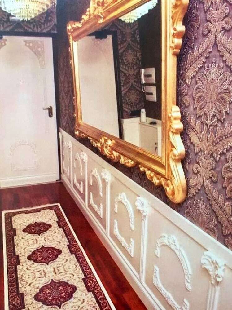 Bed And Breakfast 13