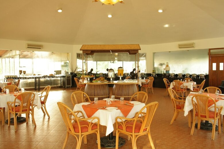 Hotel Chariot Beach Resort