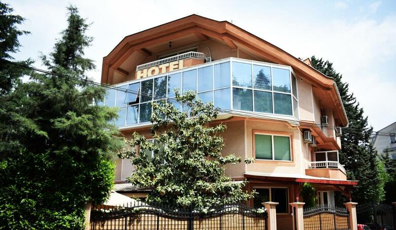 Aristocrat Palace Hotel