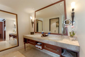 Hotel Radisson Plaza Resort Phuket Panwa Beach