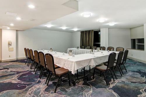 Hotel Holiday Inn Oakville Centre