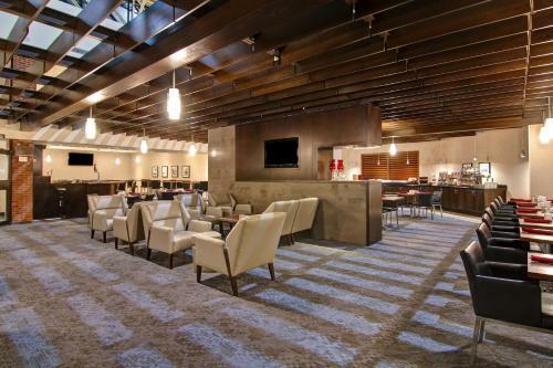 Hotel Holiday Inn Oakville Centre