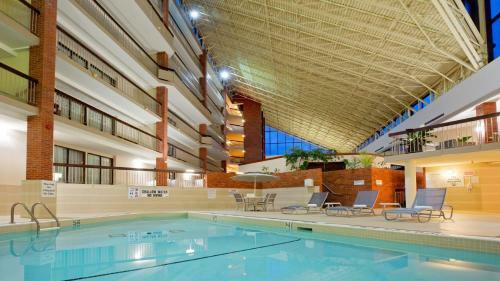 Hotel Holiday Inn Oakville Centre