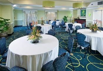 Hotel Comfort Suites