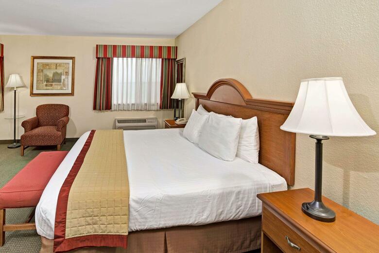 Hotel Baymont Inn And Suites Indianapolis