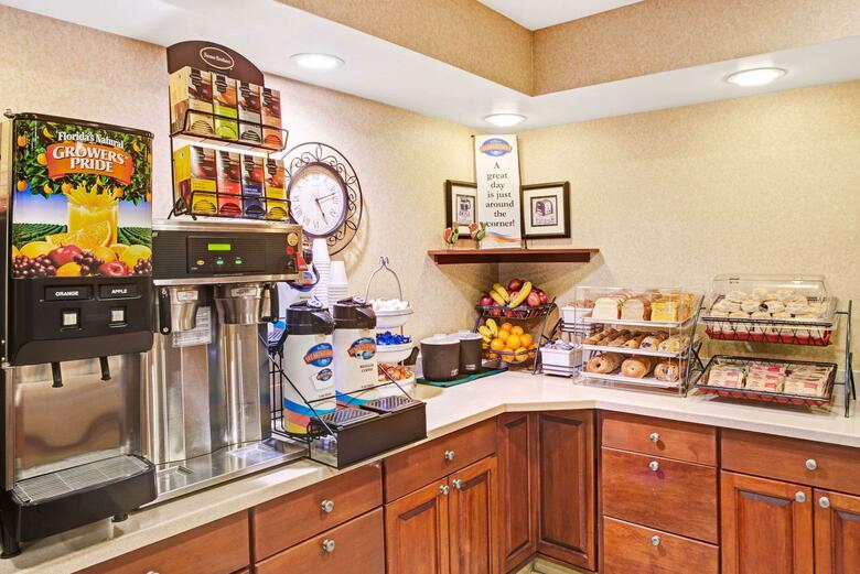 Hotel Baymont Inn And Suites Indianapolis