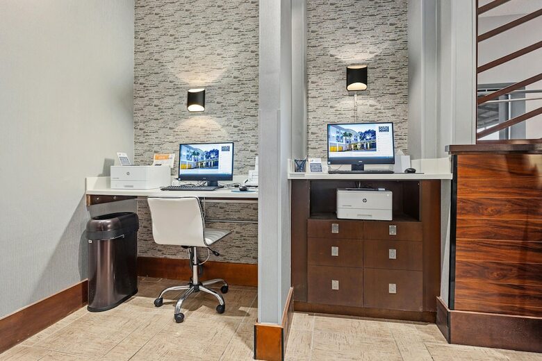 Hotel Four Points By Sheraton Jacksonville Baymeadows
